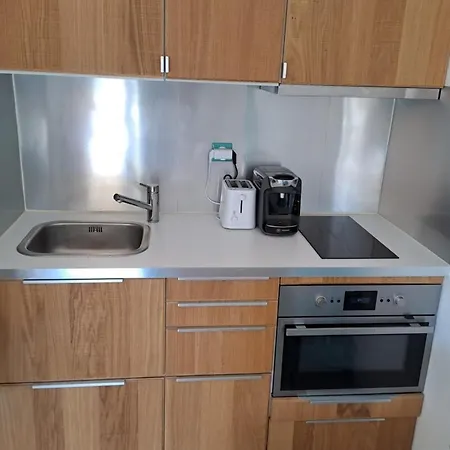 Modern 1br Quiet 10 Min Walk To * Ле-Лаванду