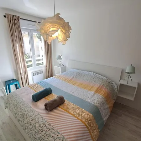 Апартаменты Modern 1br Quiet 10 Min Walk To Ле-Лаванду