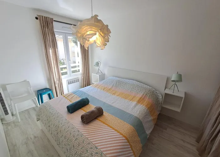 Lejlighed Modern 1Br Quiet 10 Min Walk To Beach Le Lavandou